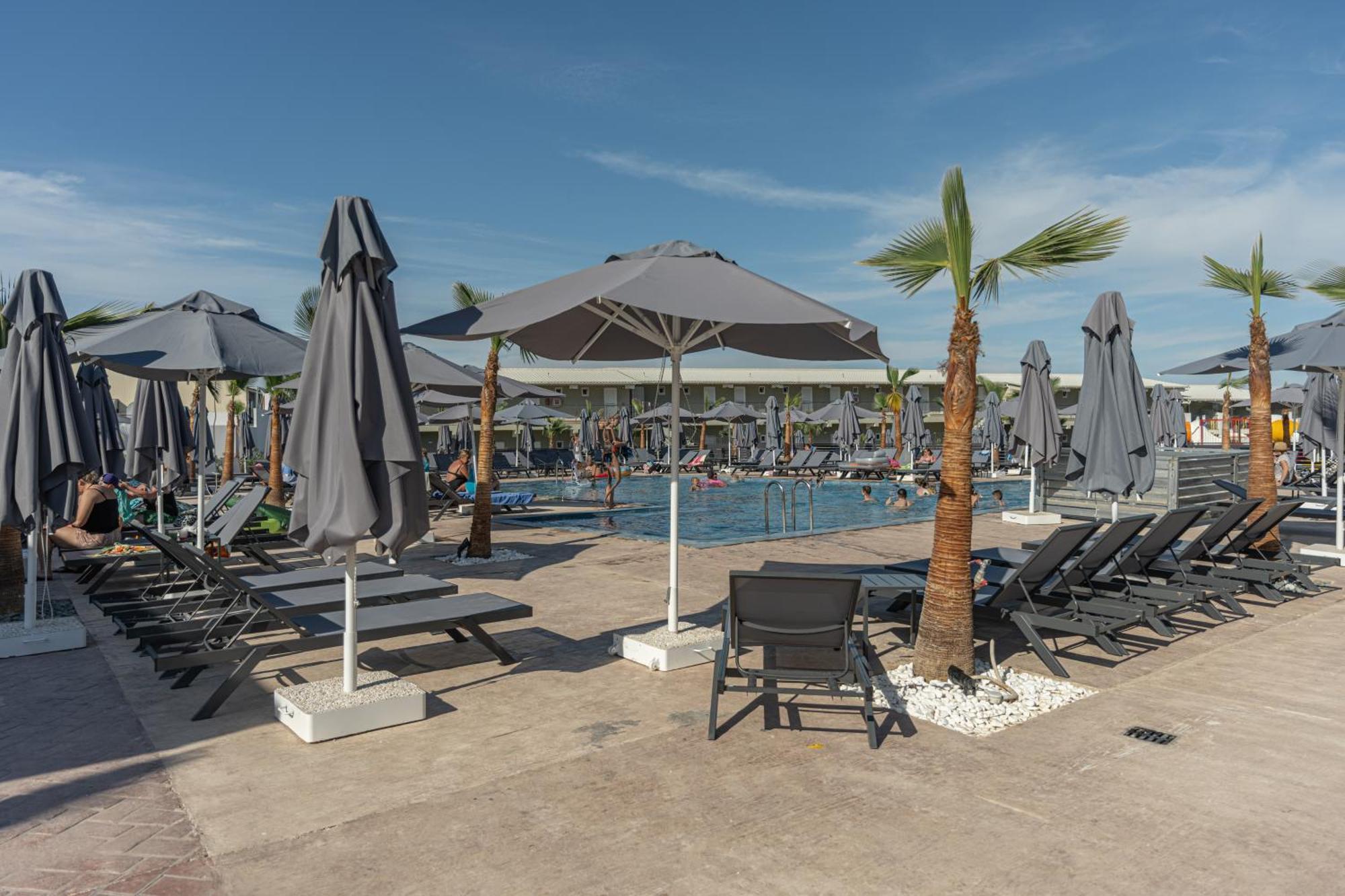 Caretta Paradise & Waterpark Hotel 4*