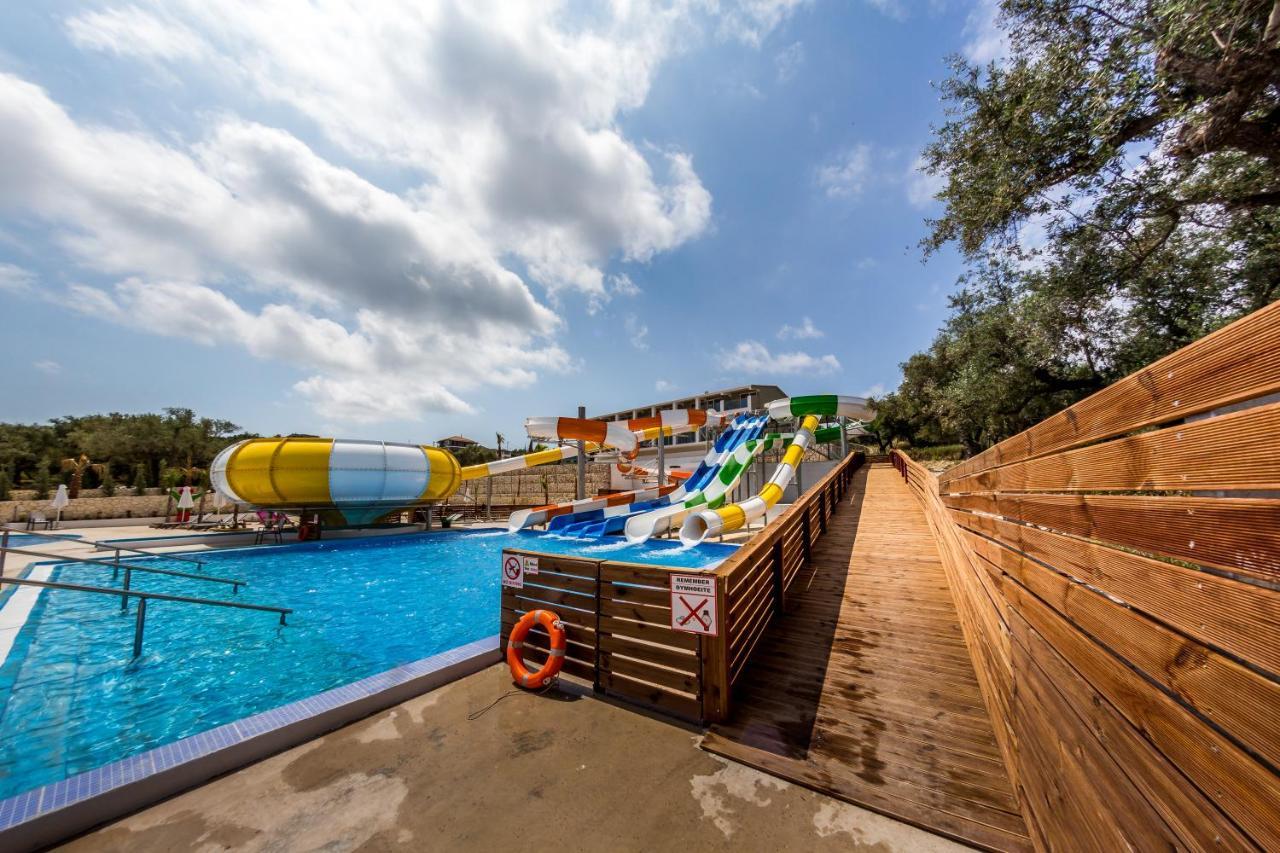 Caretta Paradise & Waterpark 4*