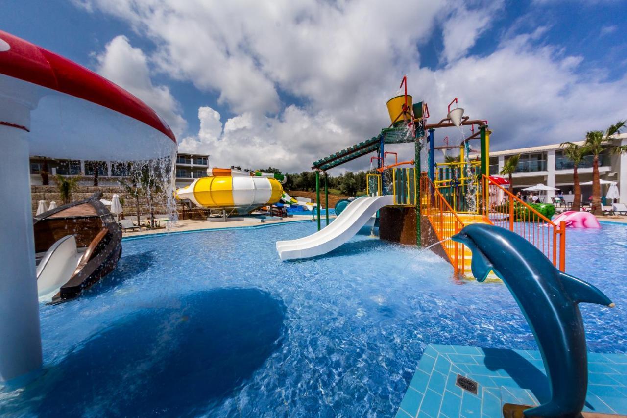 Hotel Caretta Paradise & Waterpark 4*