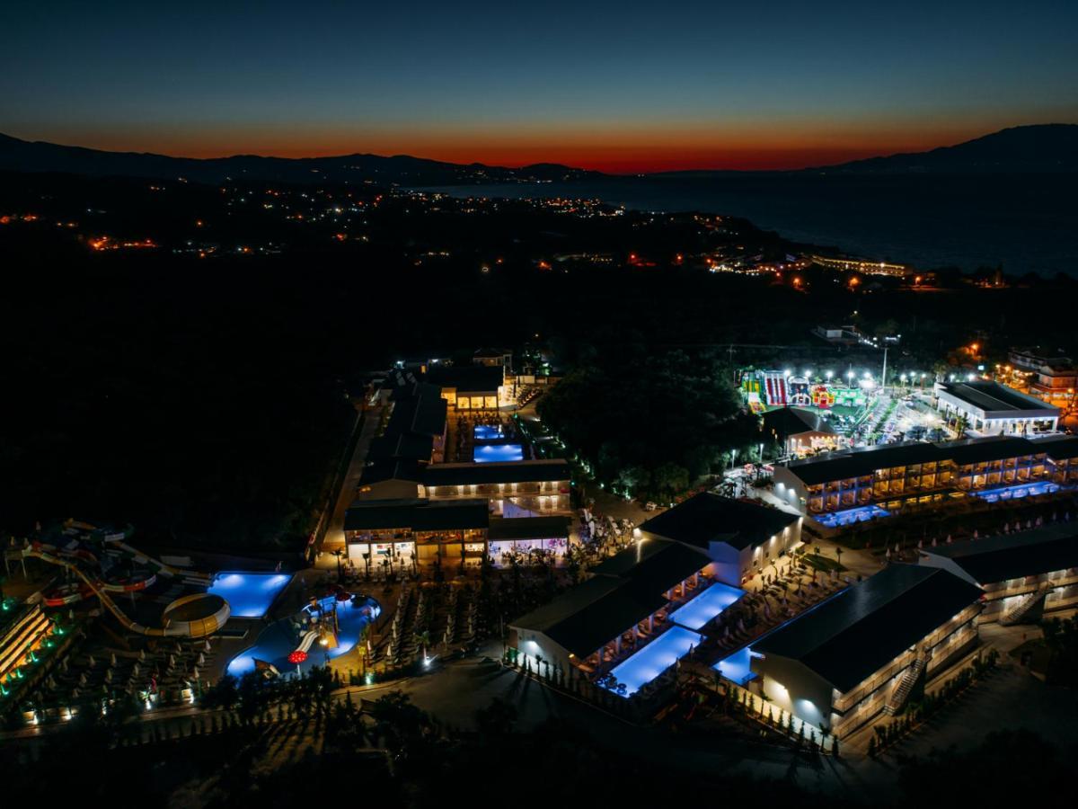 Hotel Caretta Paradise & Waterpark 4*
