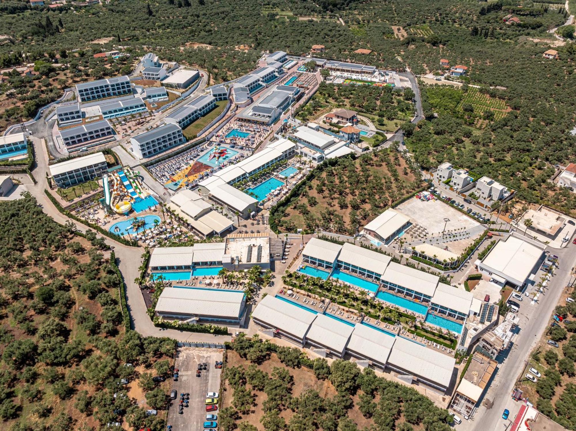 Hotel Caretta Paradise & Waterpark 4*
