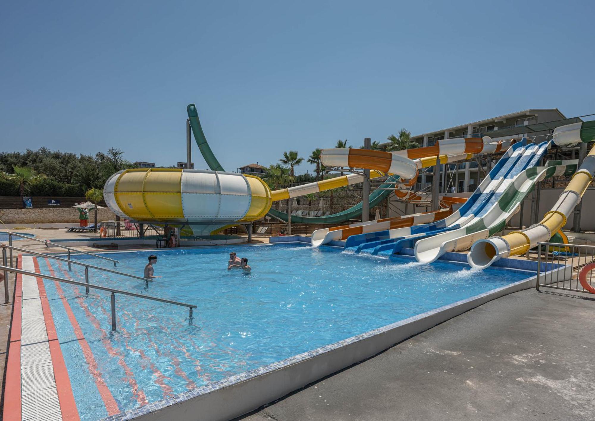 Hotel Caretta Paradise & Waterpark 4*