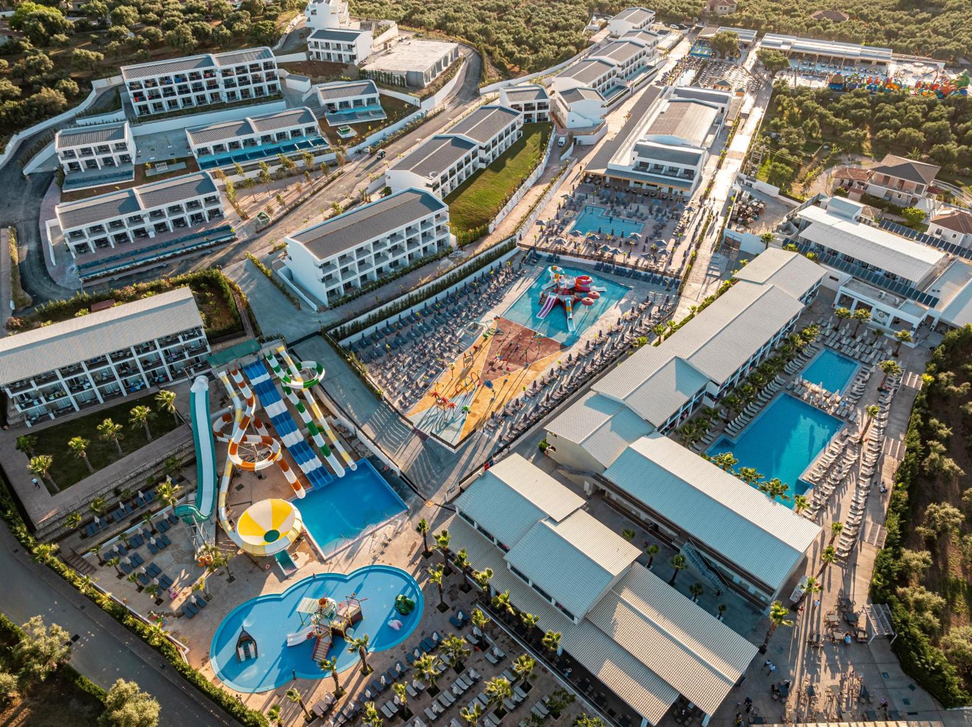 Caretta Paradise & Waterpark Hotel
