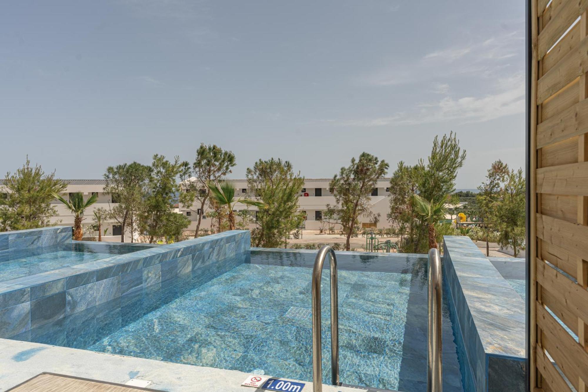 Caretta Paradise & Waterpark