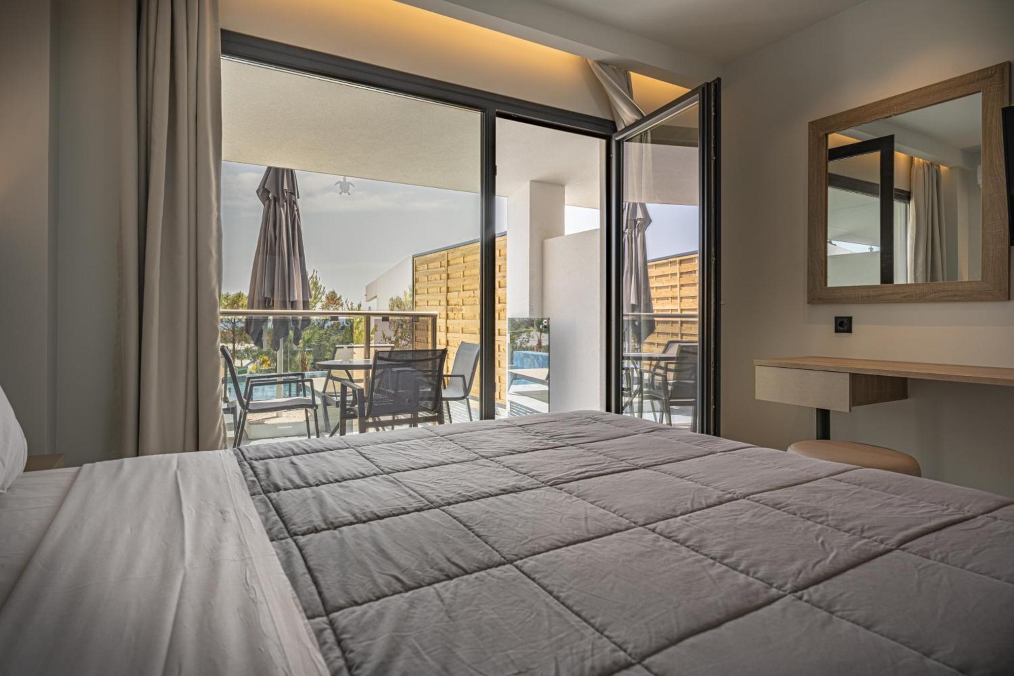Hotel Caretta Paradise & Waterpark 4*