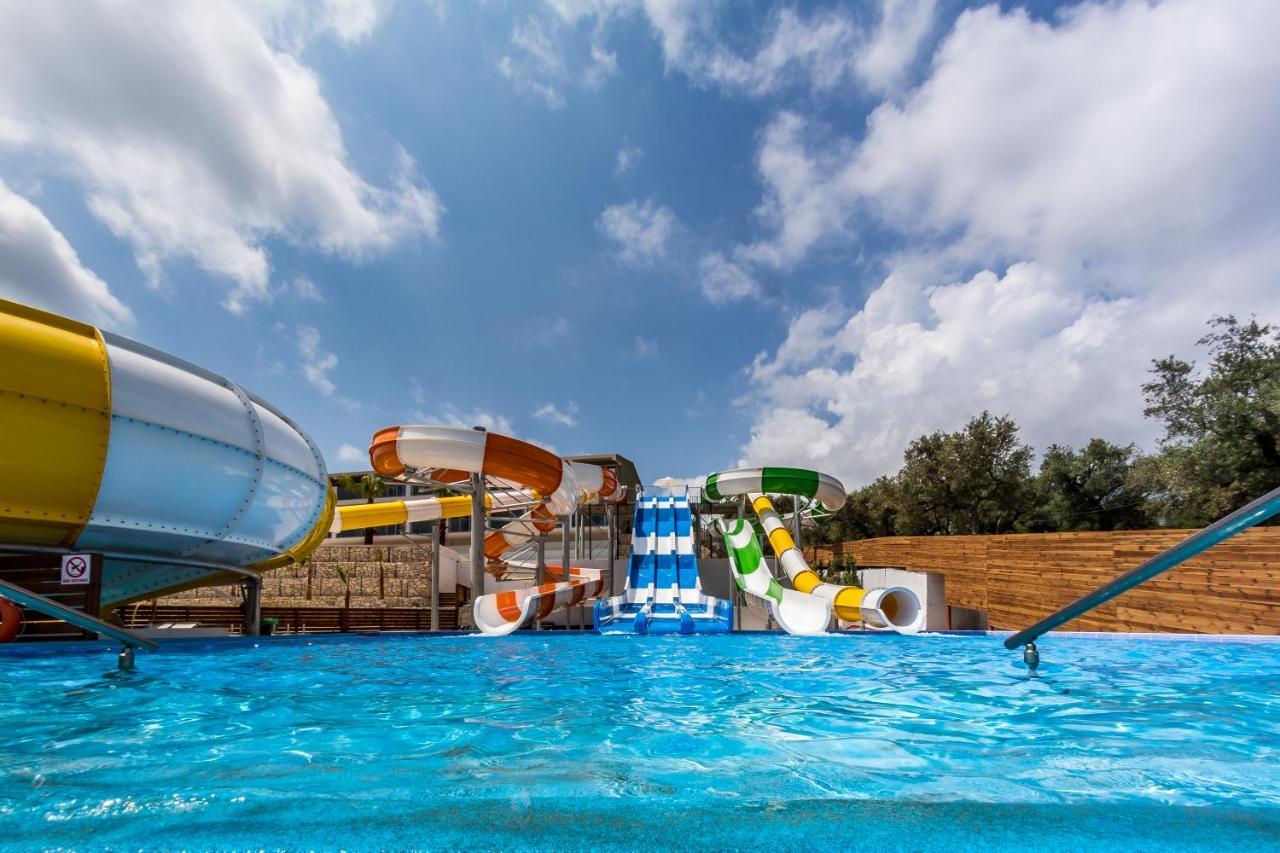 Hotel Caretta Paradise & Waterpark 4*