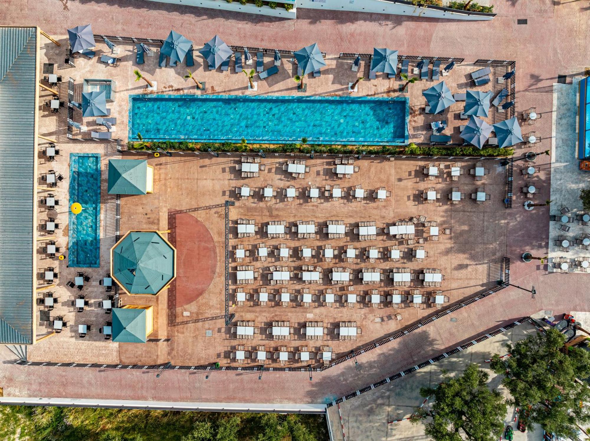 Caretta Paradise & Waterpark Tragaki